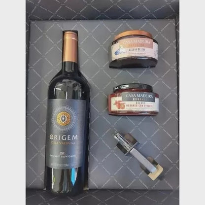 Kit vinho casa valduga origem 750ML + 2 geleias + sacarrolhas